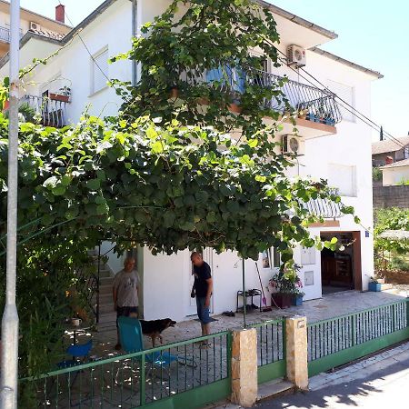 טרוגיר Apartments Luki מראה חיצוני תמונה