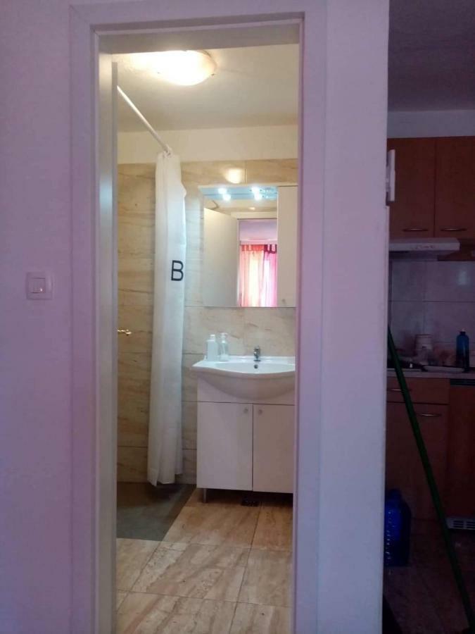 טרוגיר Apartments Luki מראה חיצוני תמונה